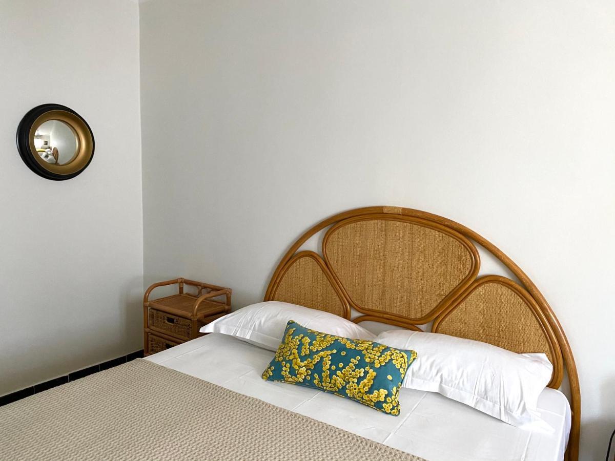 Casa Orfea Hotel Алгайола Екстериор снимка
